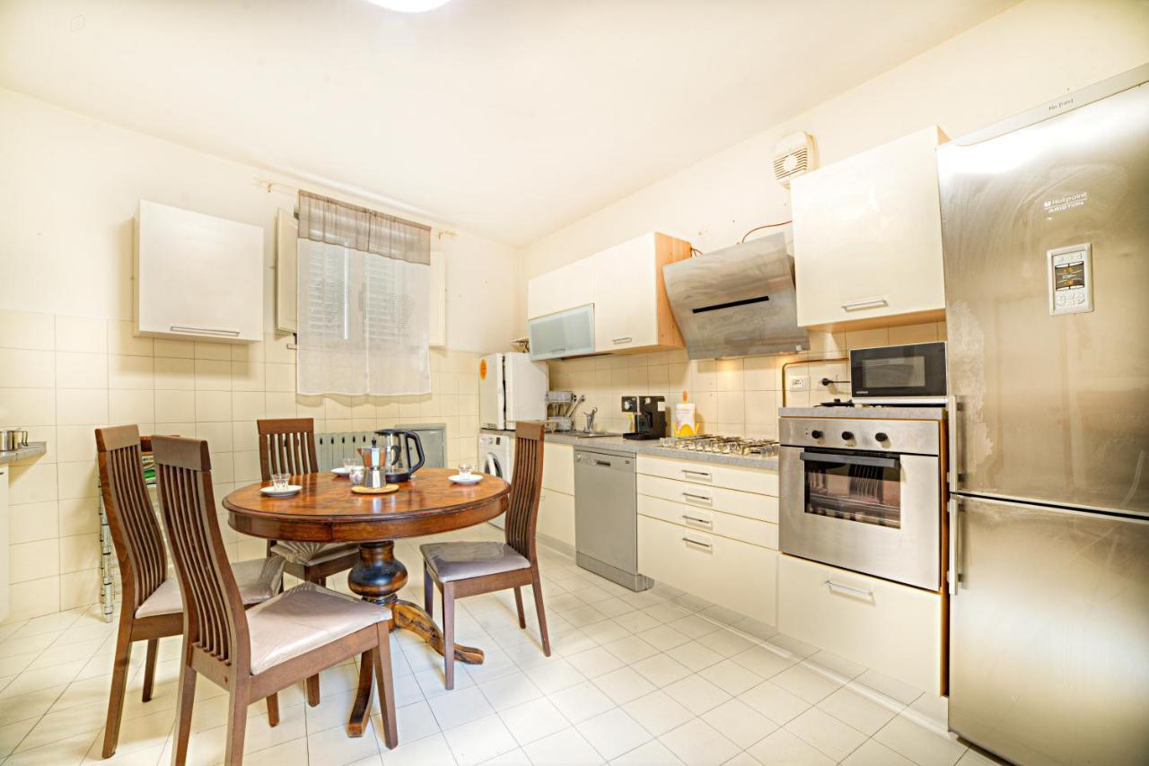 Alfio'S Apartment In Siena Exterior photo